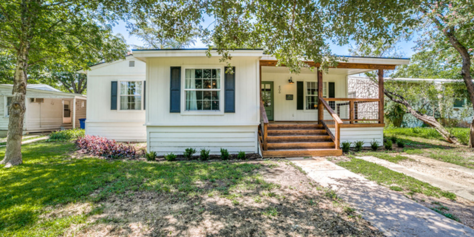 Front Yard Simple Home