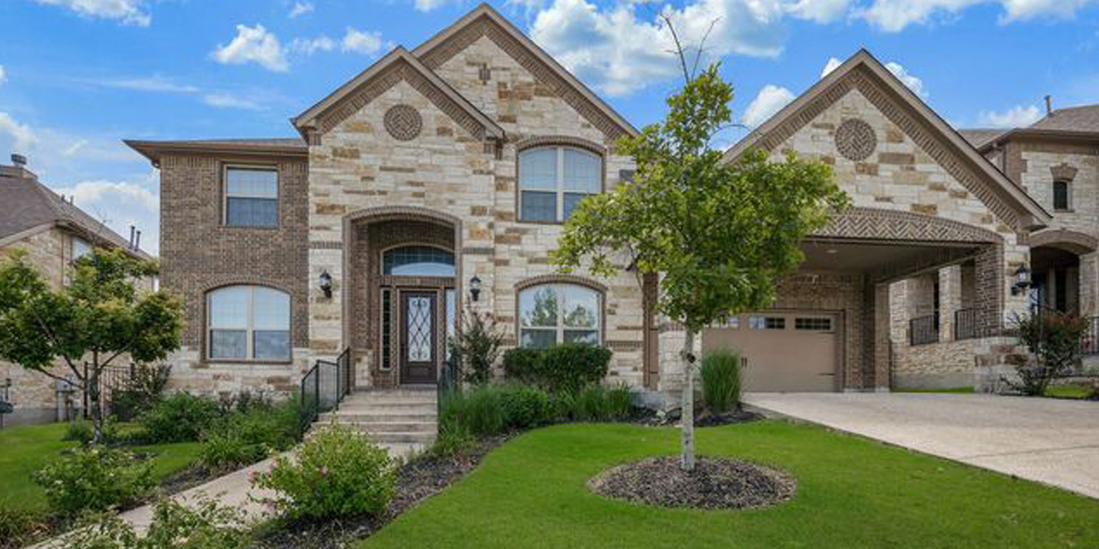 Luxury Home Front Yard